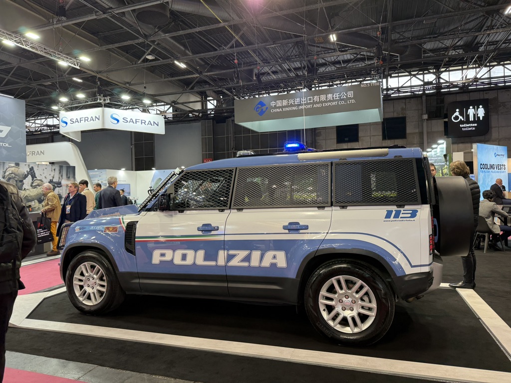 Veicolo della Polizia in esposizione a Milipol Paris 2025